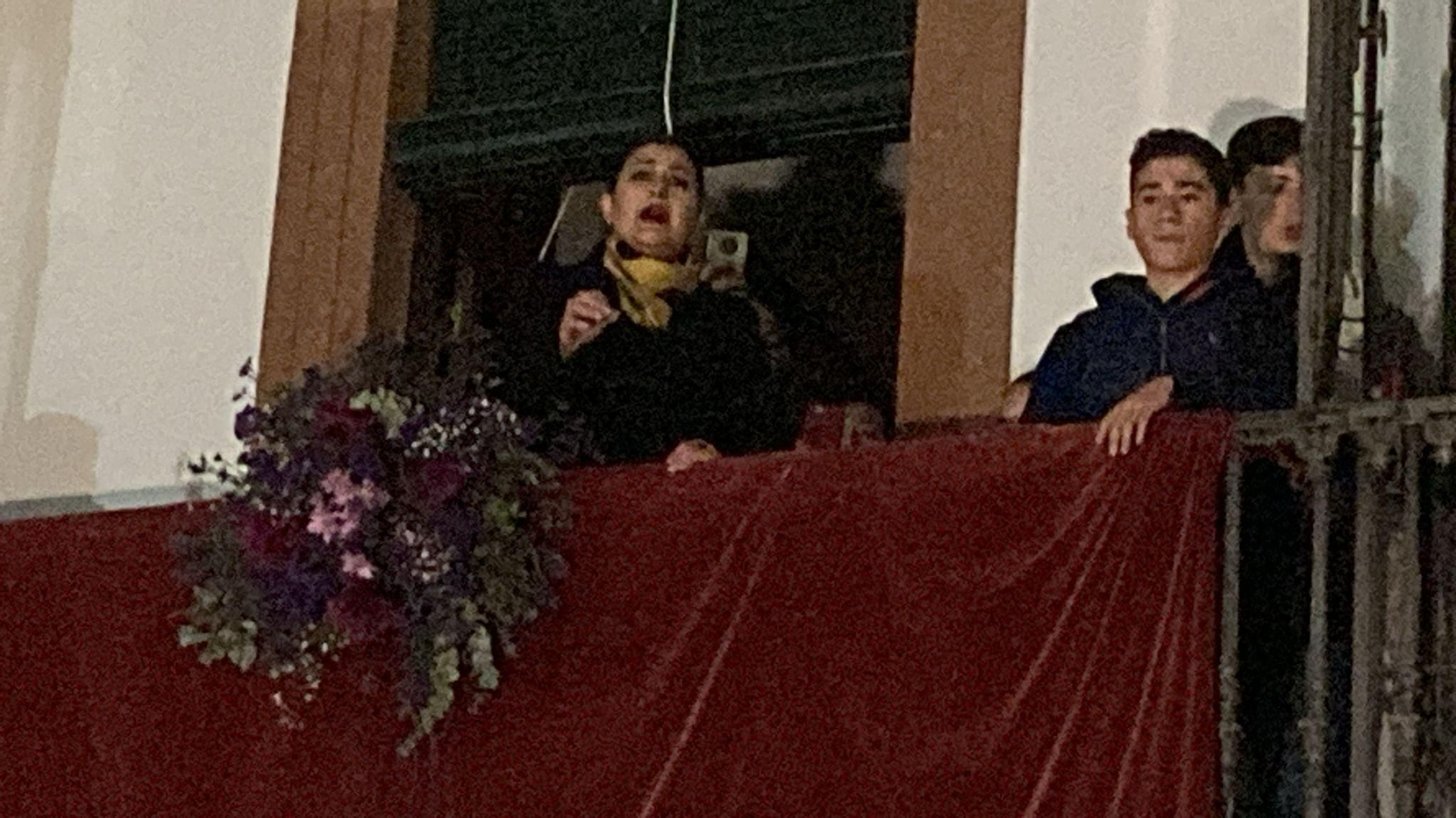 Martes Santo en Montoro: Una multitud arropa a la Hermandad de la Humildad, en imágenes