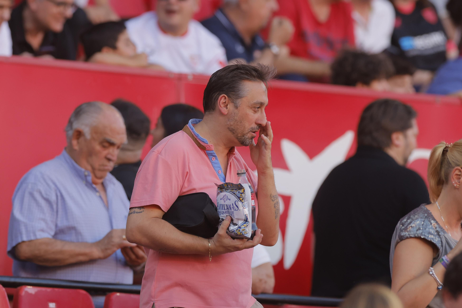 Búscate en las fotos del Sevilla-Español