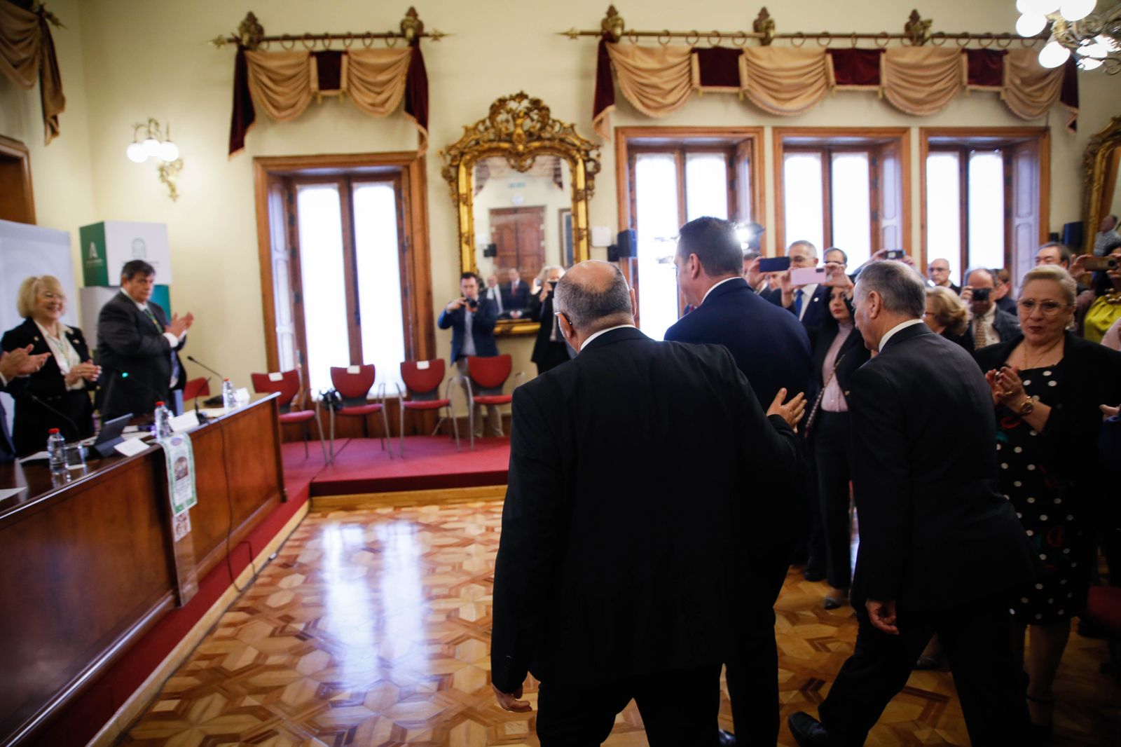 Juan Manuel Martín Robles ingresa como académico de Historia de Andalucía y te lo contamos en imágenes