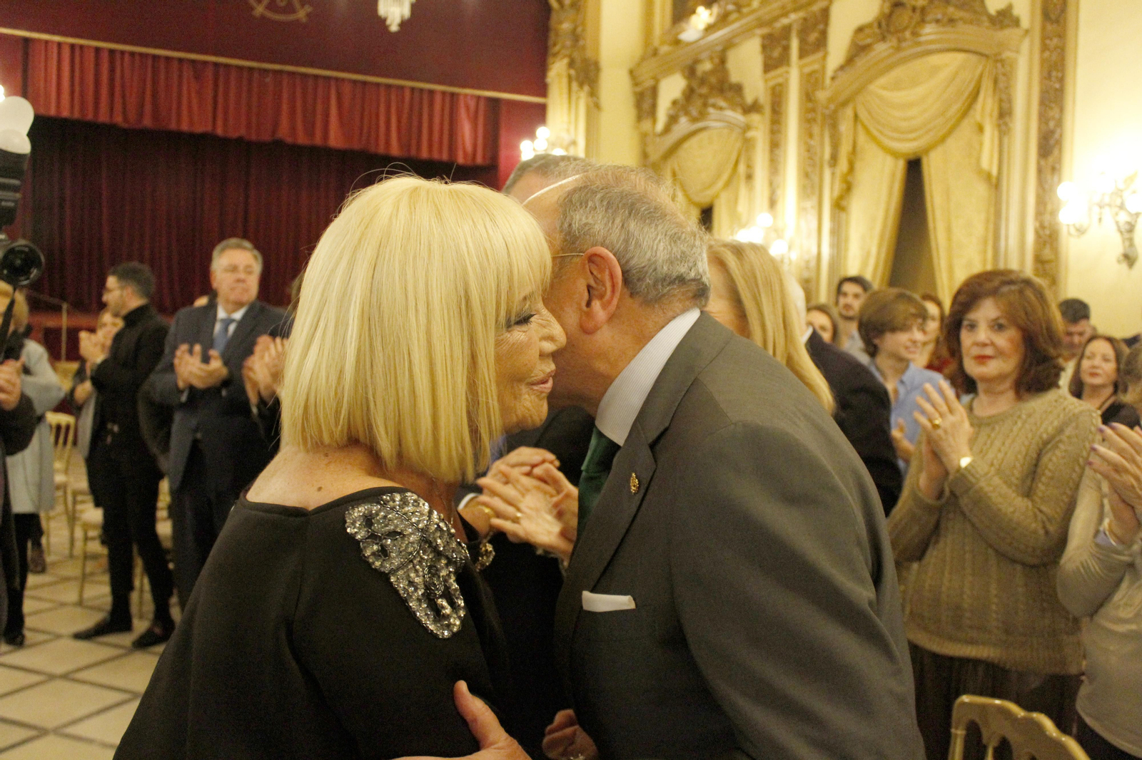 Fotografías del homenaje a María Luisa Cobos por la AECC