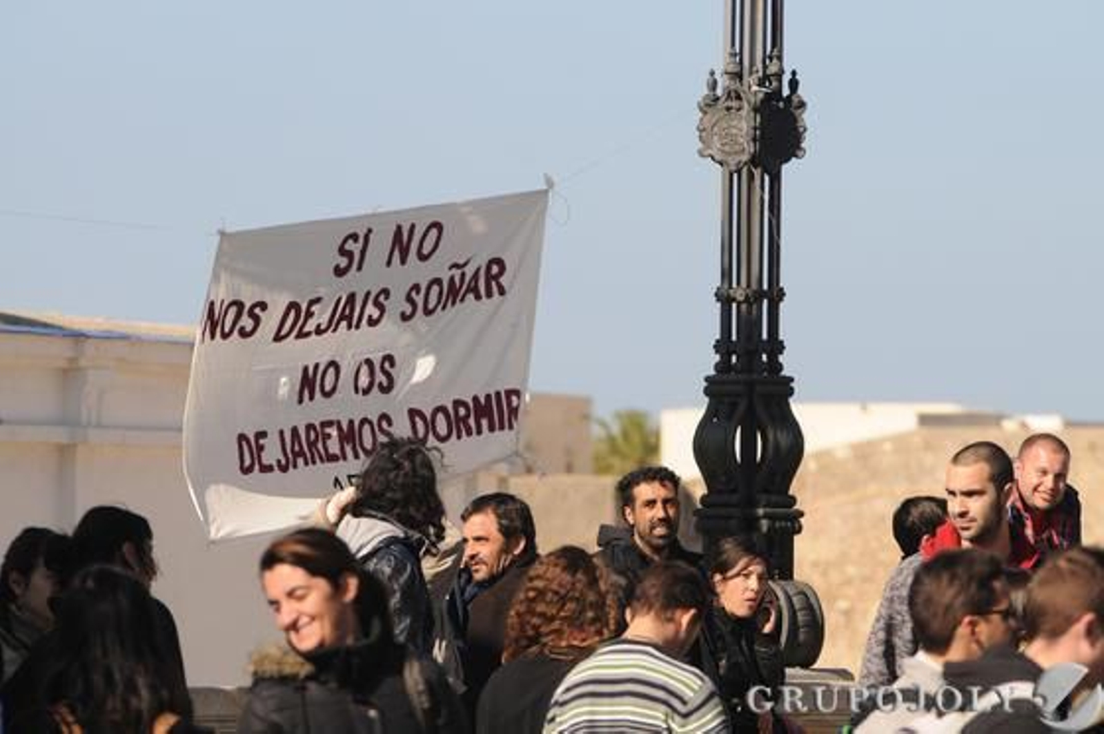 Policía Nacional y antidisturbios desalojan el edificio de Valcárcel. 

Foto: Lourdes de Vicente, Javier González y Jesús Marín