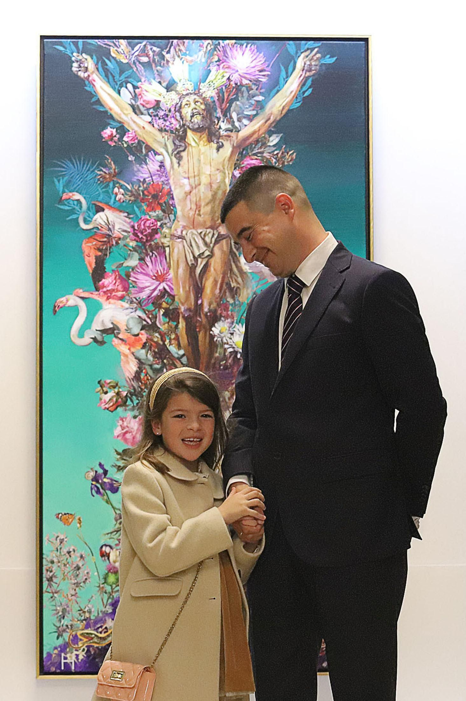 Imágenes del cartel de la Semana Santa 2023 de Huelva en su presentación