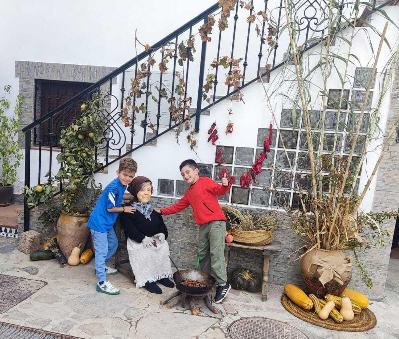 Bacares viste sus calles de otoño como reclamo turístico