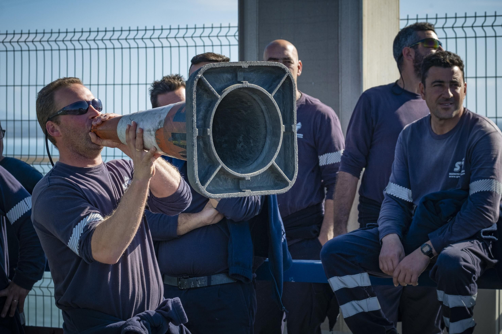Imágenes de la protesta de las empresas auxiliares de Navantia Puerto Real en el Puente Carranza