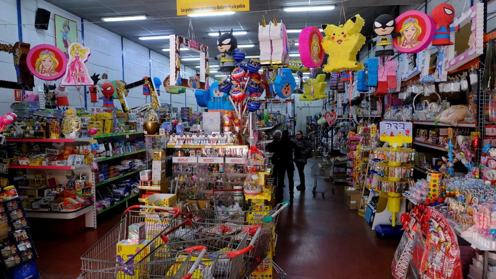 Frutos Secos y Golosinas Elisabel está en el barrio de Cortijo Grande de Almería capital