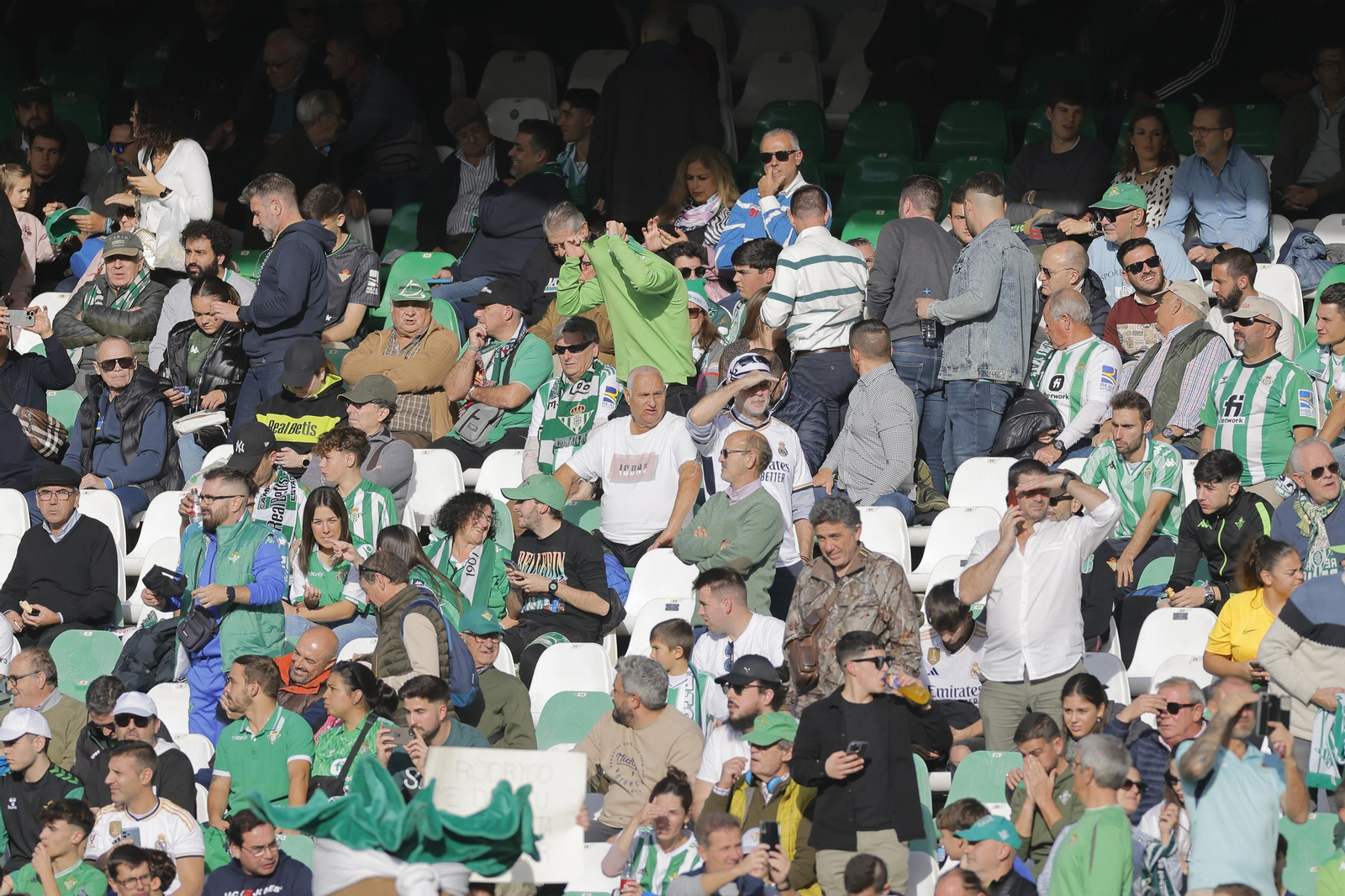 Búscate en las fotos del Betis-Real Madrid