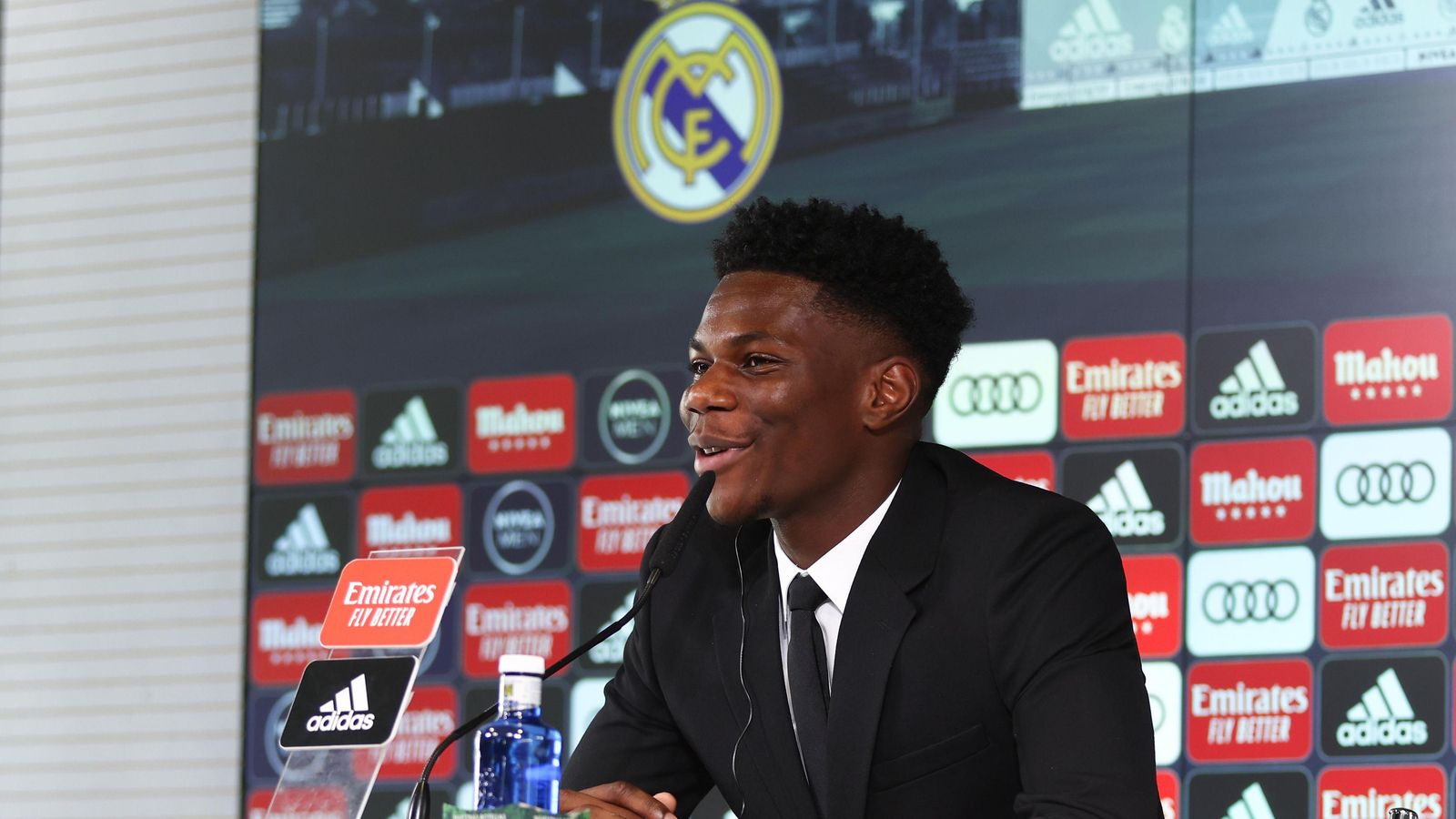 Aurelien Tchouameni, en su presentación con el Real Madrid.