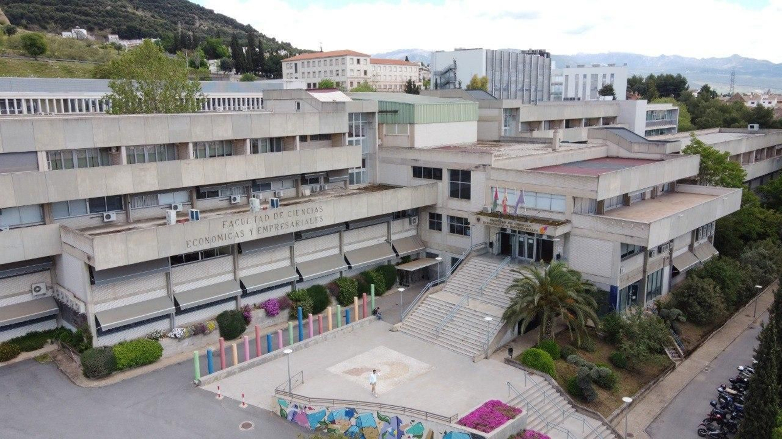 La Facultad de Ciencias Económicas y Empresariales de la UGR