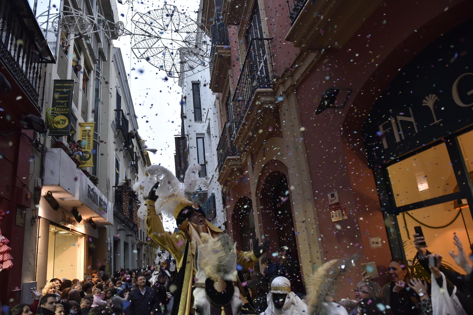 El Heraldo Real recorre las calles del centro