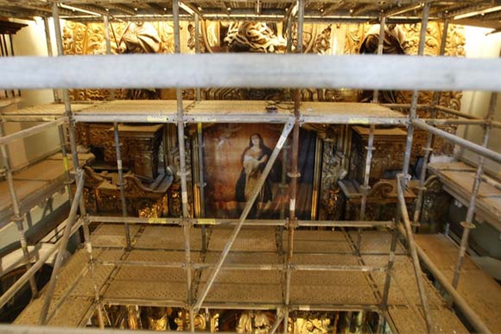 La rehabilitación del templo han descubierto el deficiente estado de conservación en el que se encontraba su estructura

Foto: Jose Braza