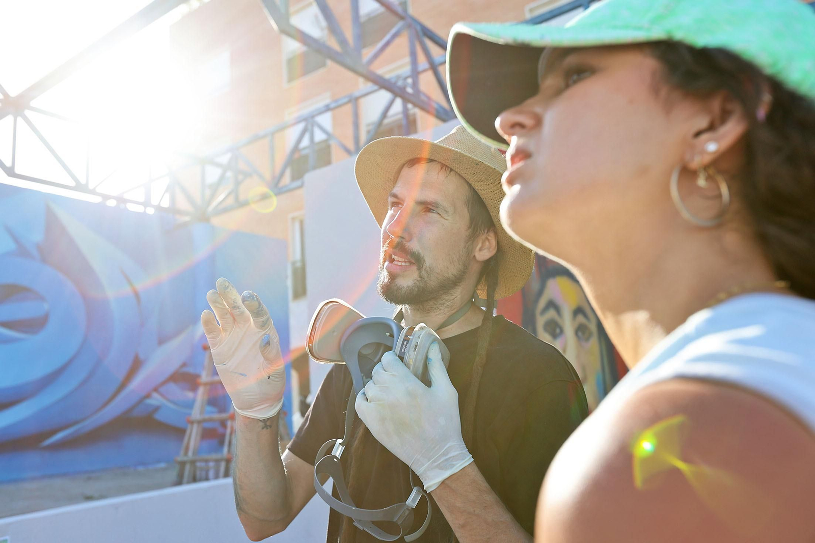 Imágenes de la muestra de arte urbano en la Plaza del Titan de Huelva