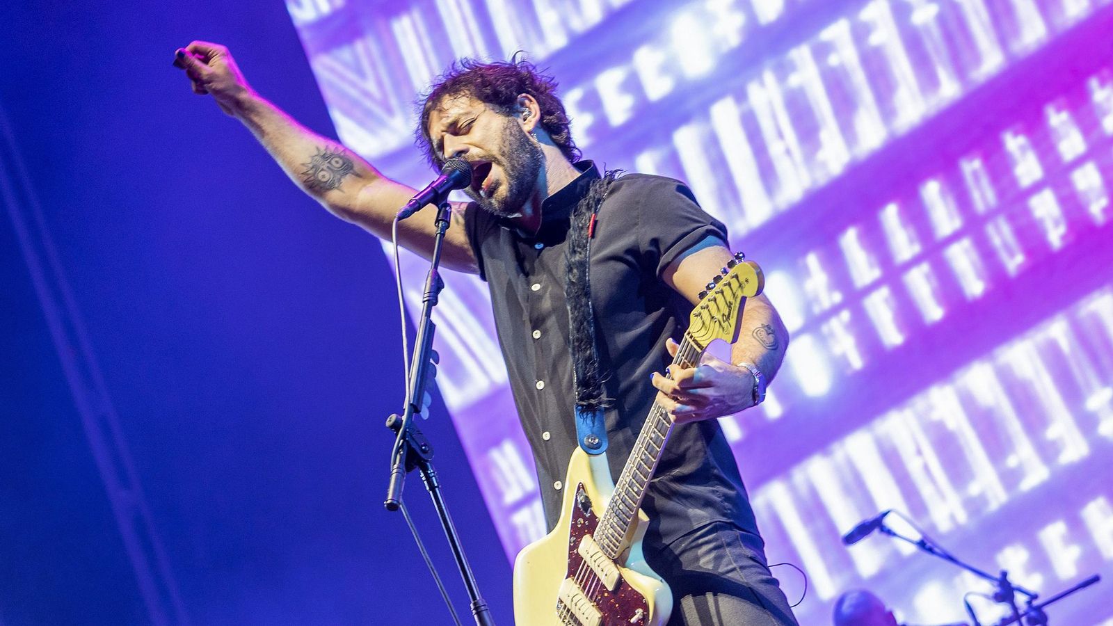 Rafa Val, cantante de Viva Suecia, en un concierto en Aranda del Duero.