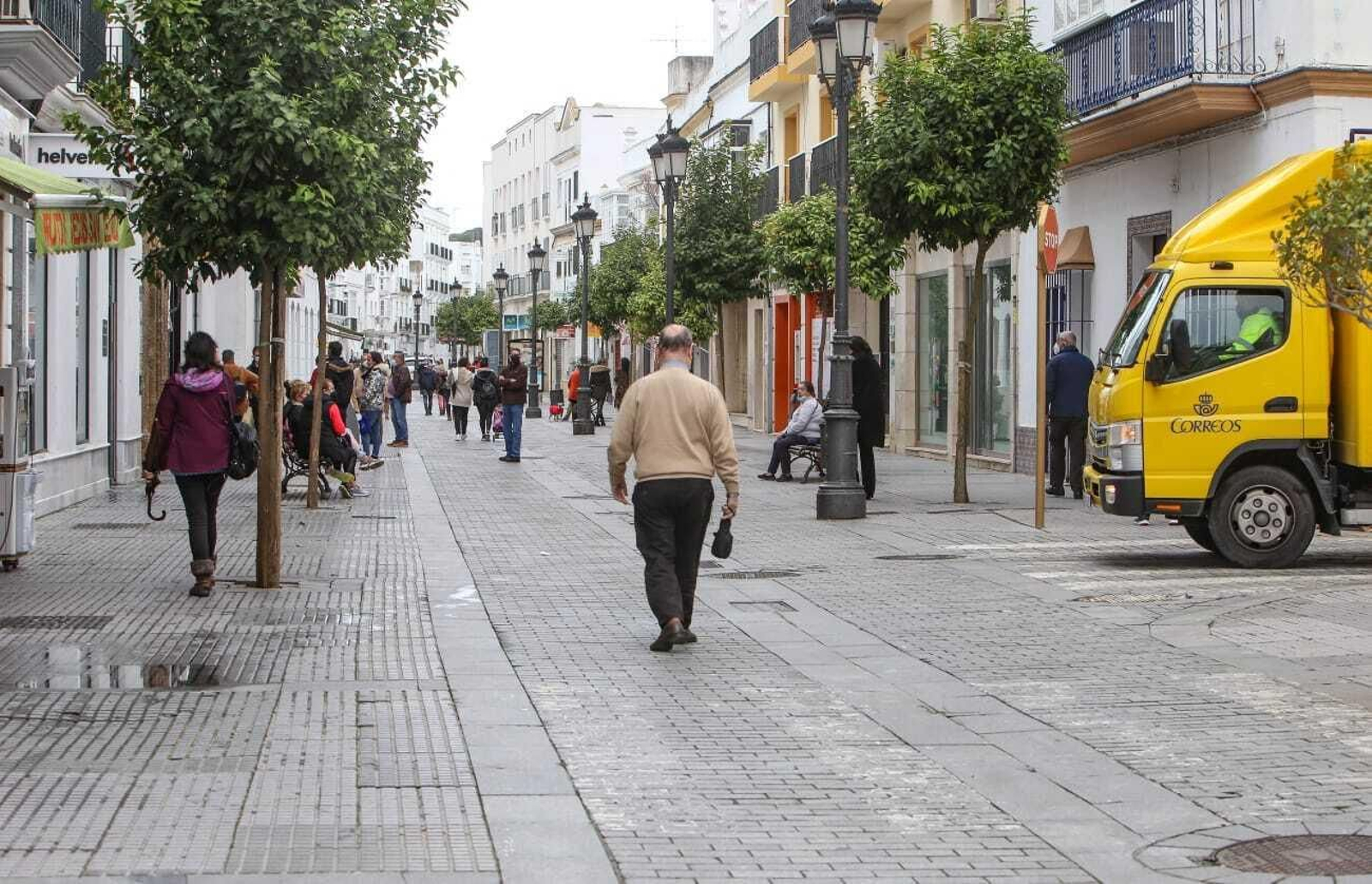 Imágenes de Chiclana durante la primera jornada del cierre de actividades