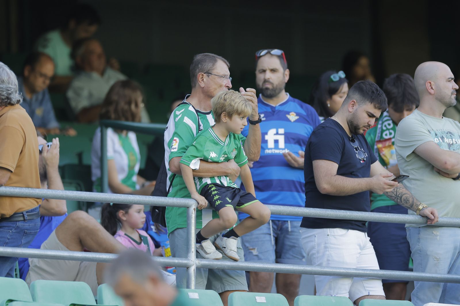 Búscate en la fotos del Betis-Sparta