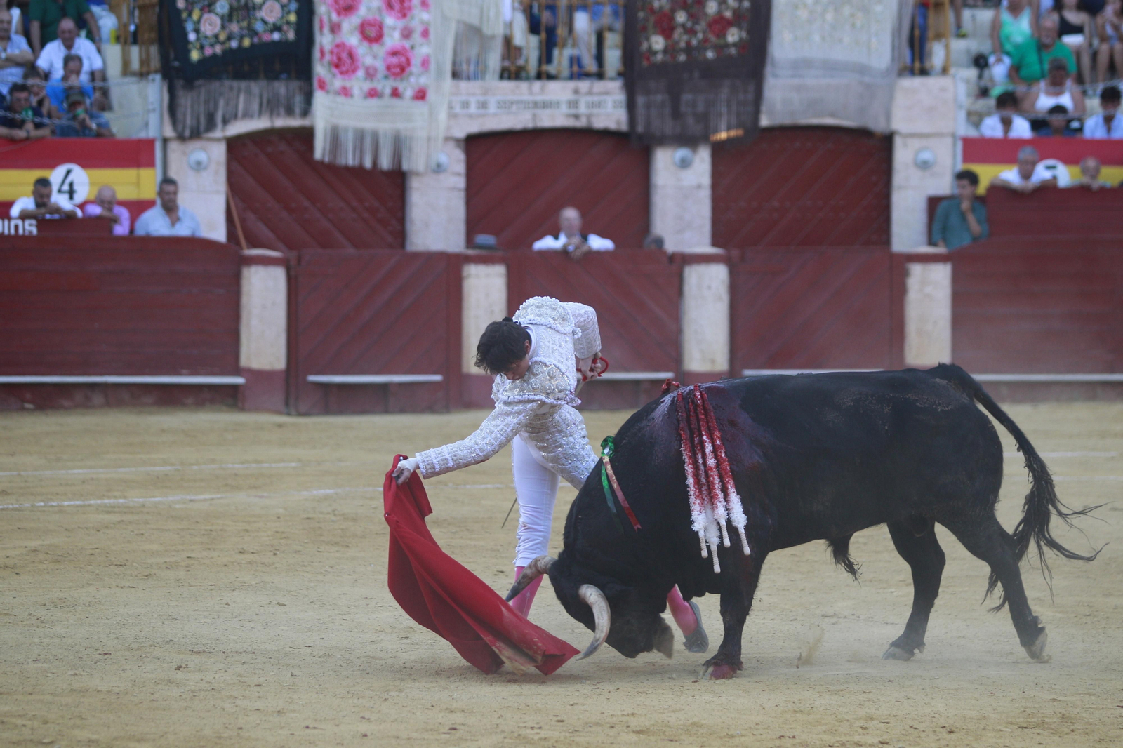 Imágenes del triunfo del torero almeriense Jorge Martínez el día de su alternativa