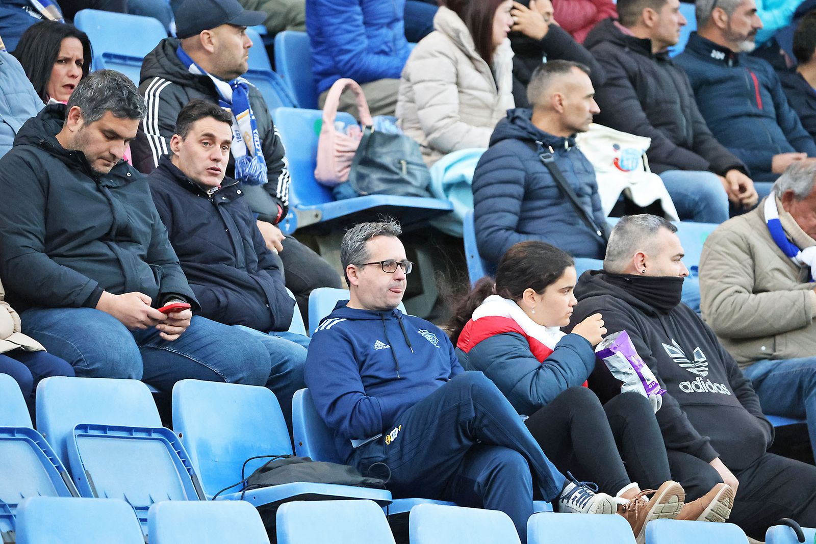 Búscate en las gradas del Nuevo Colombino en el Recreativo de Huelva-Atlético Sanluqueño