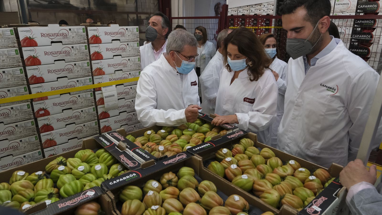 Visita de la consejera Carmen Crespo junto a otros representantes de la Junta y del Ayuntamiento de Almería a Caparrós Nature