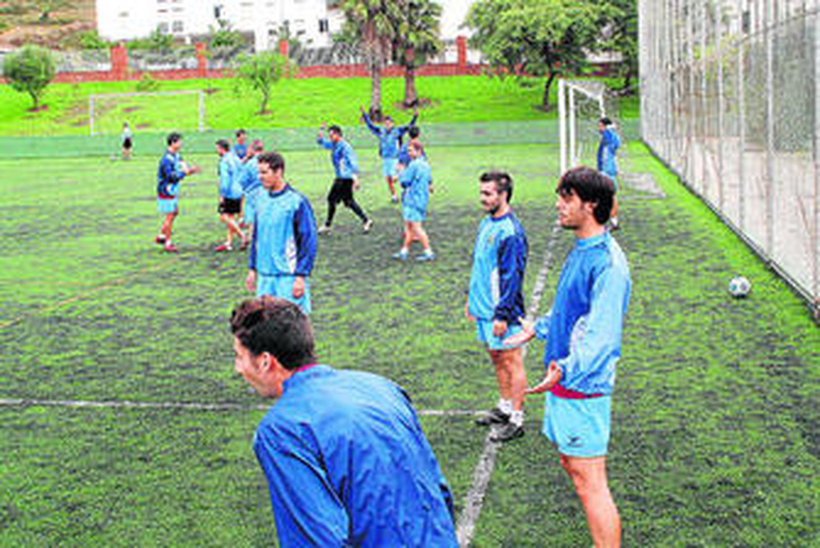 Las deudas frenan el fichaje de Escobar