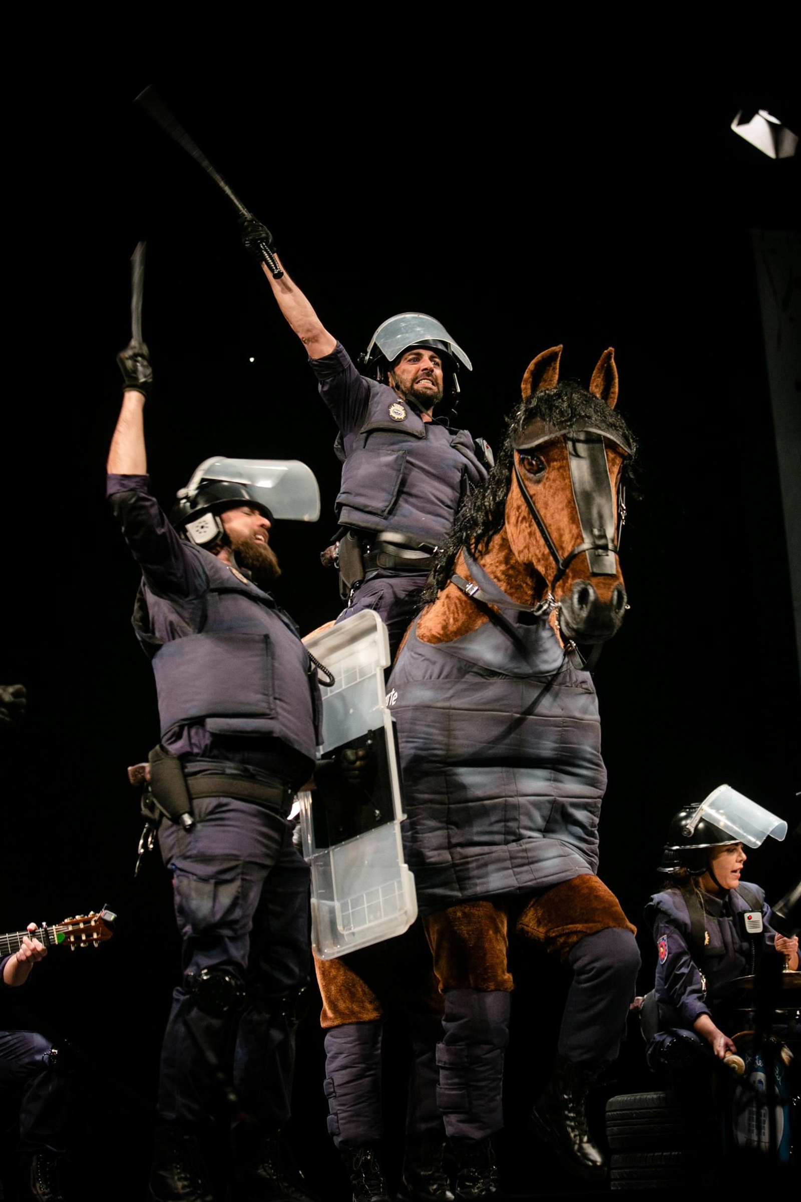 La chirigota "Jarabe de Palo"