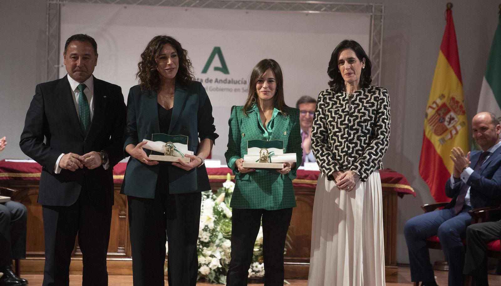 Las imágenes del acto de entrega de galardones Bandera de Andalucía en la provincia de Sevilla