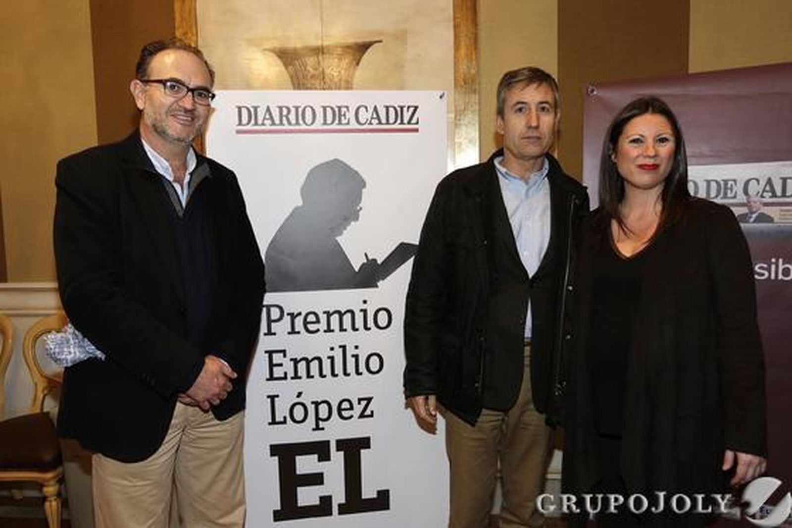 Ignacio González Dorao y los concejales de Ciudadanos, Juan Manuel Pérez Dorao y María Fernández-Trujillo. 

Foto: Julio Gonzalez-Joaquin Pino-Fito Carreto