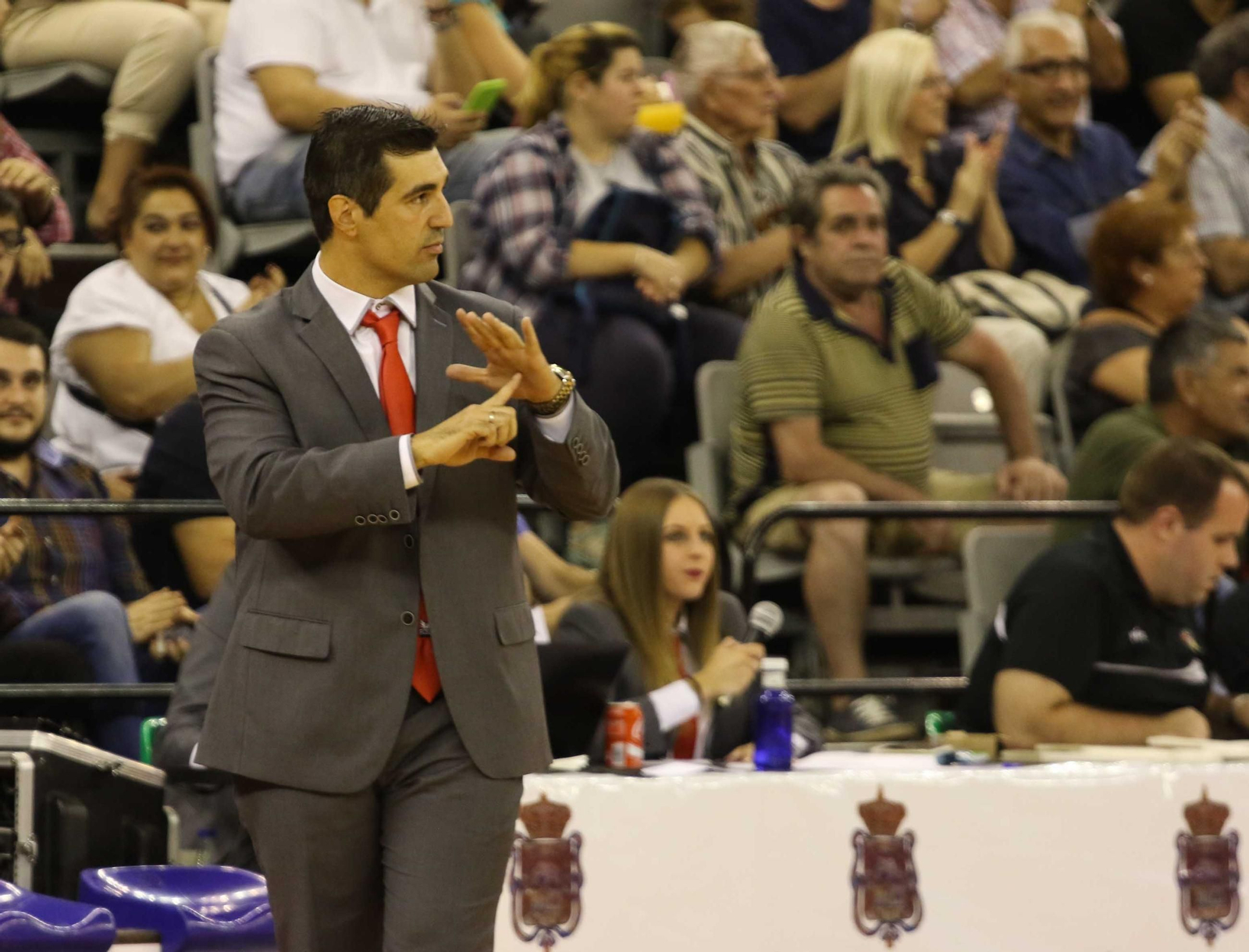 Pablo Pin, durante su etapa como entrenador del Covirán Granada