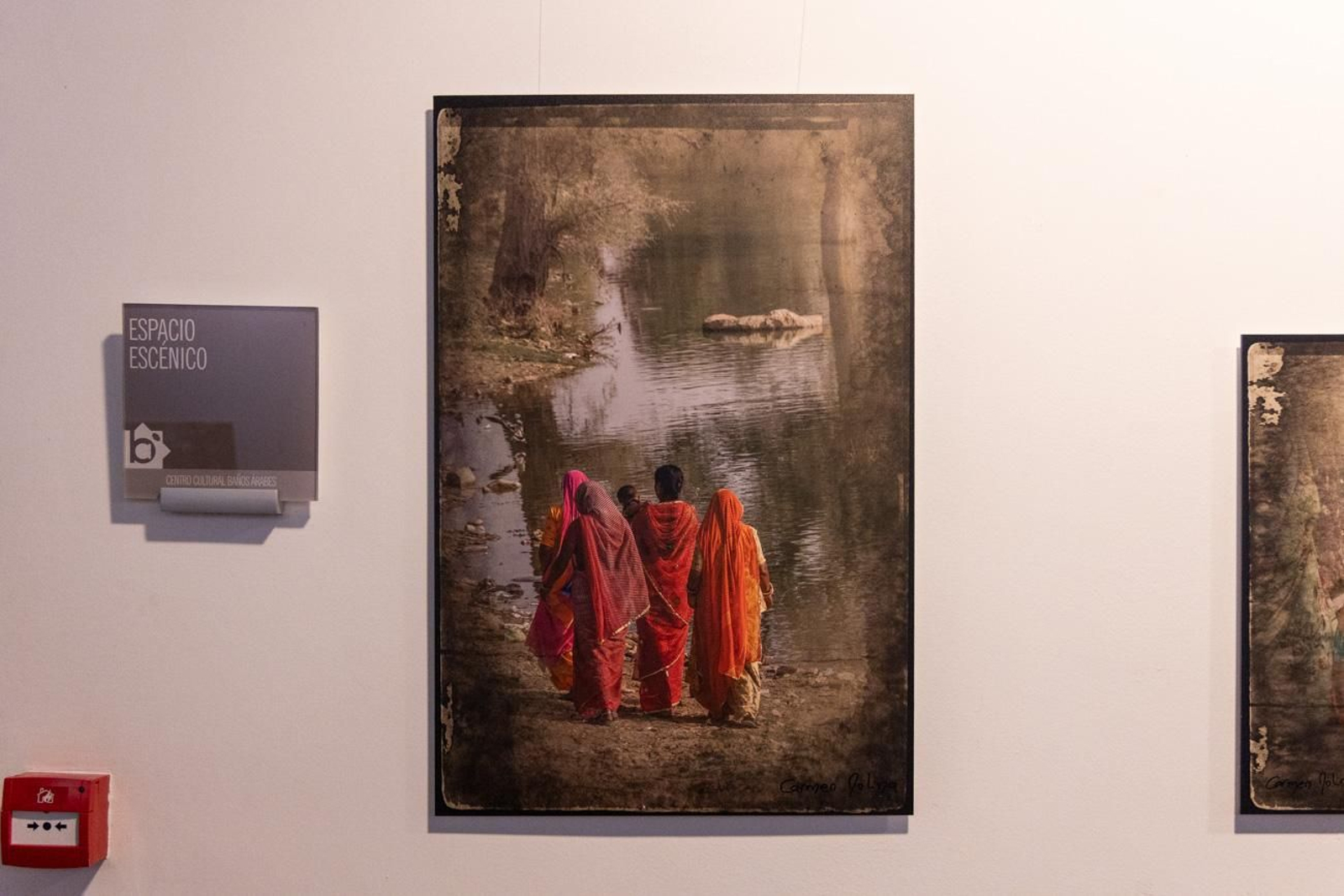 ‘Saris de seda, realidades desveladas’: una mirada fotográfica a la fuerza y dignidad de las mujeres de la India en los Baños Árabes de Jaén