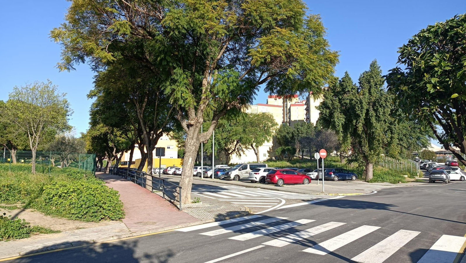 Seguimos el perímetro del Parque del Cigüeñelo