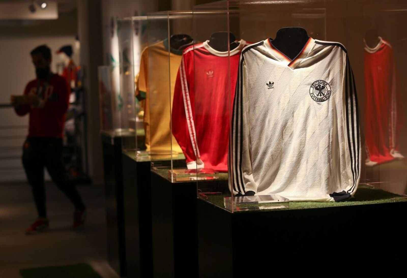 Así es la exposición '10 leyendas en la historia del mundial'