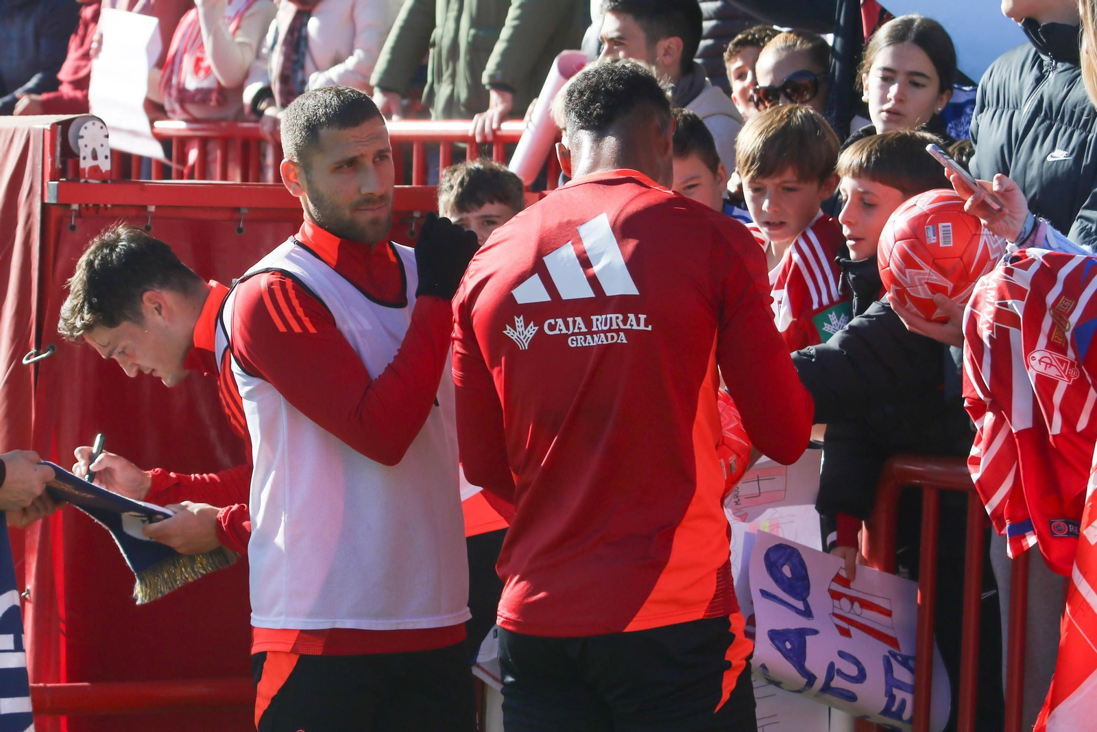Encuéntrate en Los Cármenes en el entreno del Granada CF