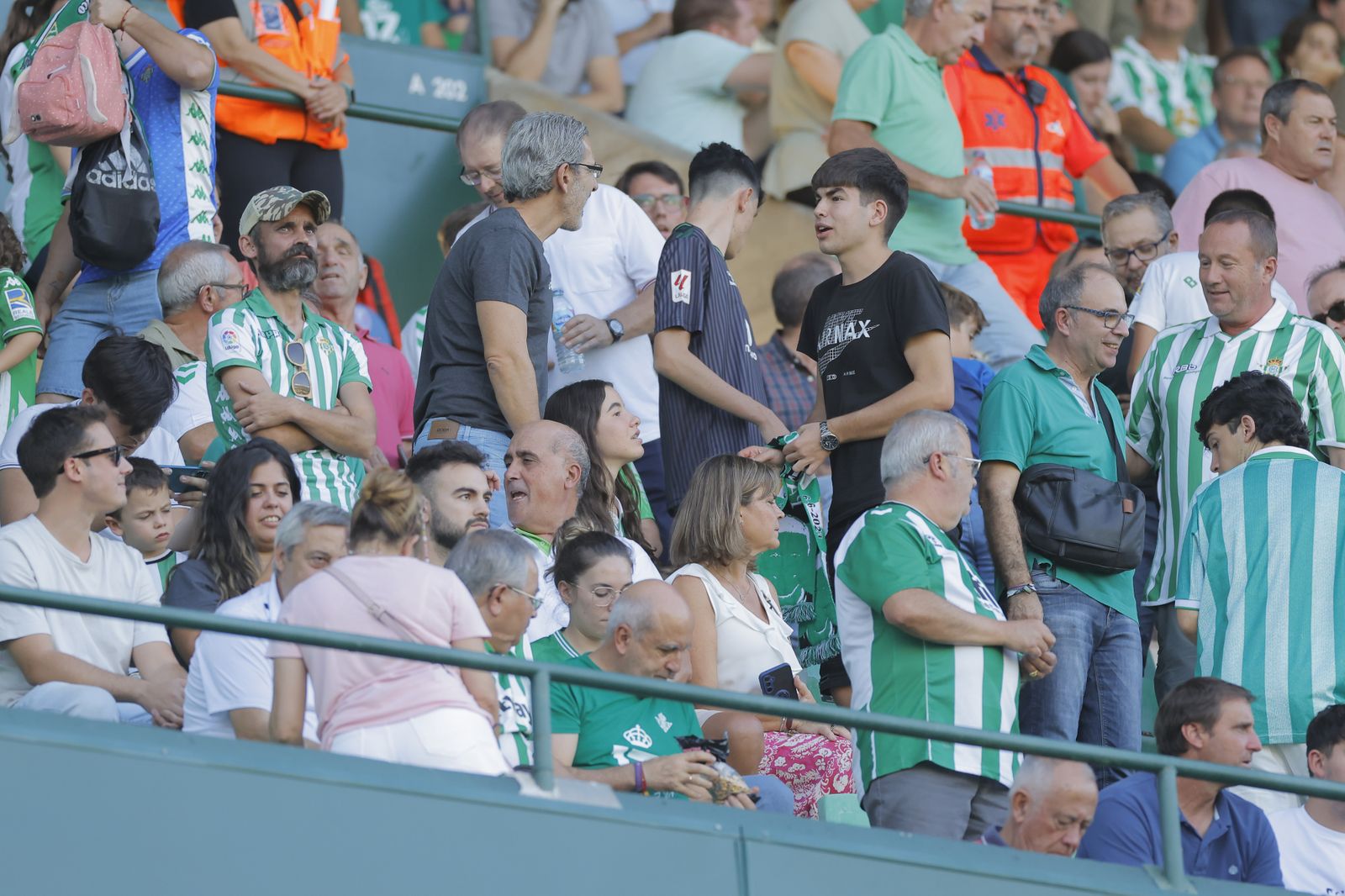 Búscate en la fotos del Betis-Sparta
