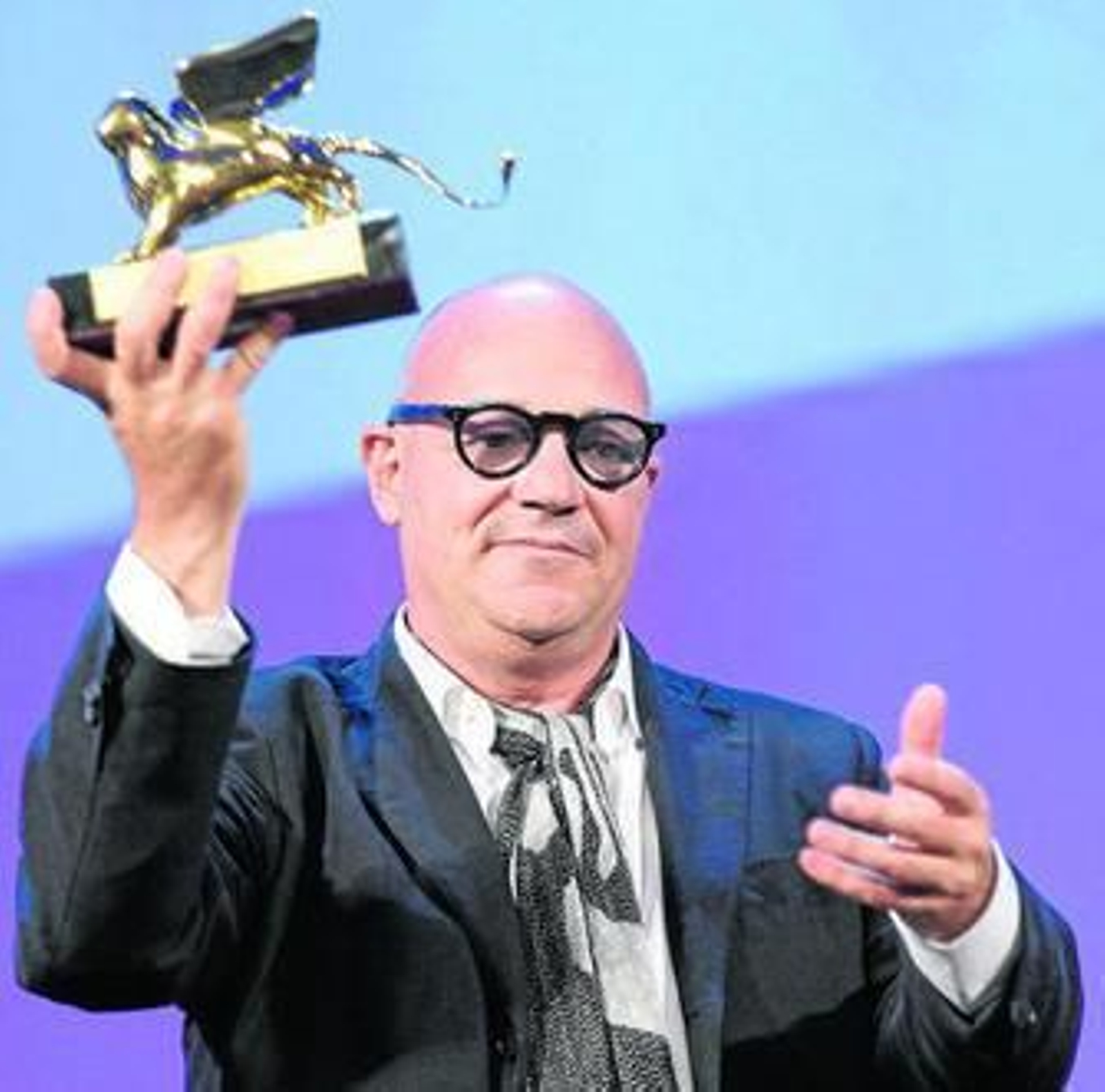 Gianfranco Rosi, con el León.