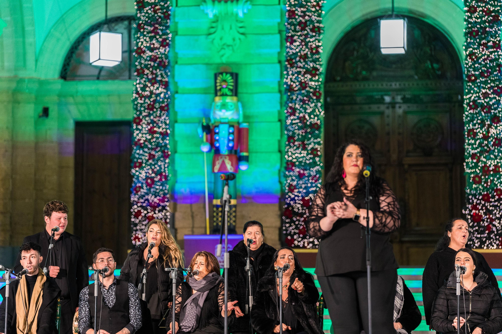 Doble sesión de zambombas navideñas en la plaza del Rey de San Fernando