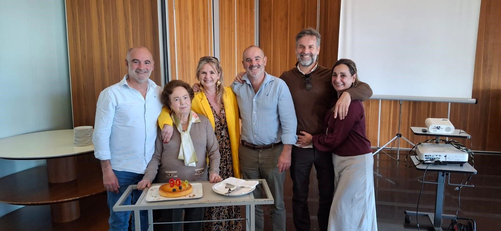 Isabel Lepiani, con sus sobrinos Fernando, Isabel Miguel, Enrique y Lourdes Lepiani.