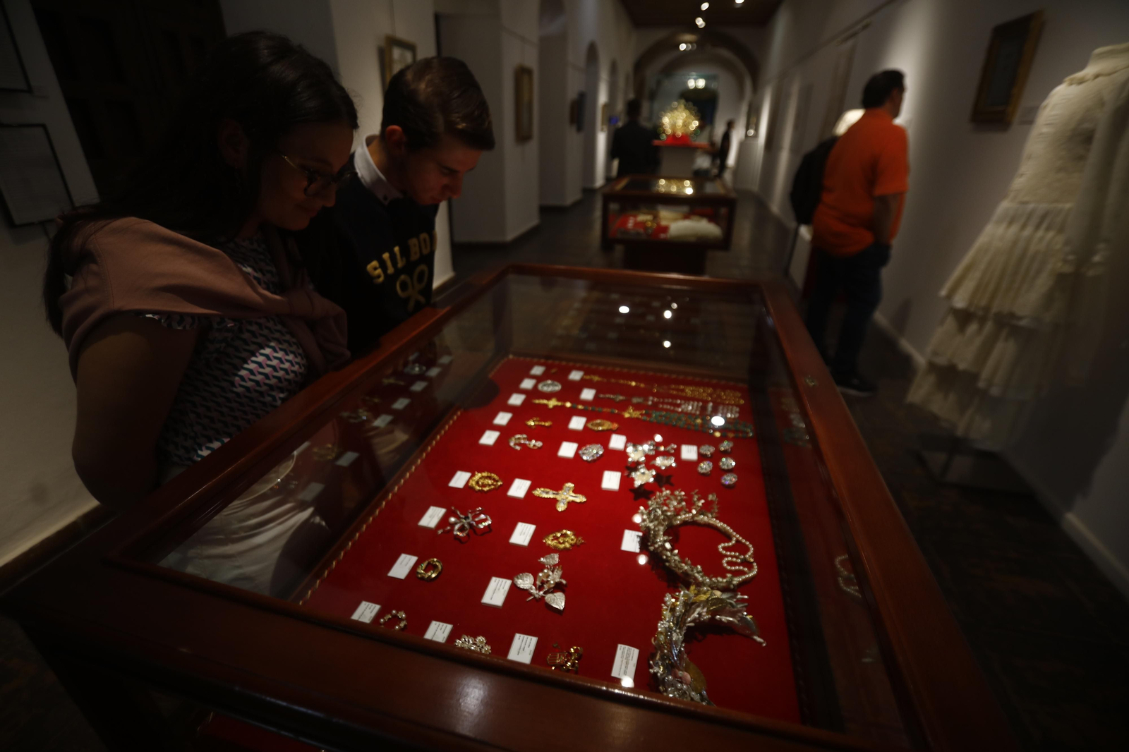 La hermandad de la Paz de Córdoba enseña los estrenos de la coronación, en imágenes