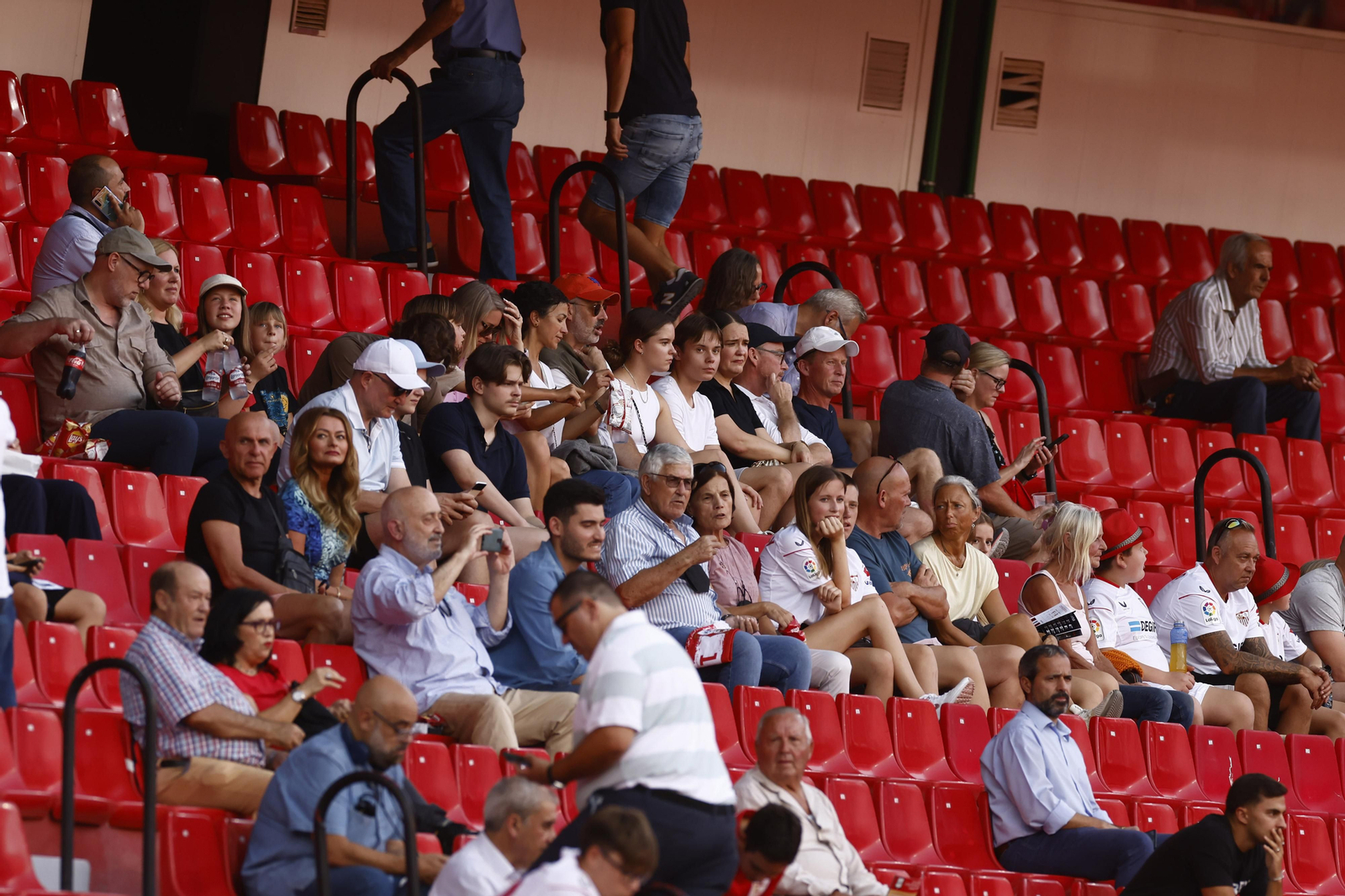 Búscate en las fotos del Sevilla-Valencia