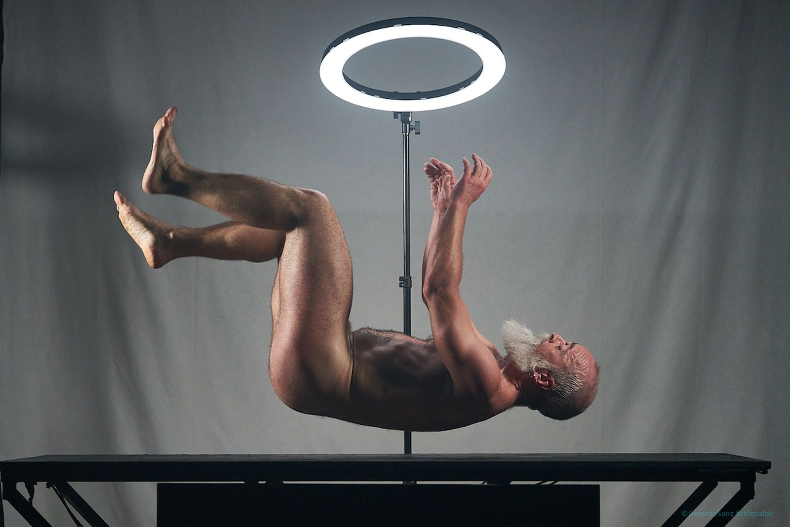 Guillermo Weickert en una de sus creaciones.