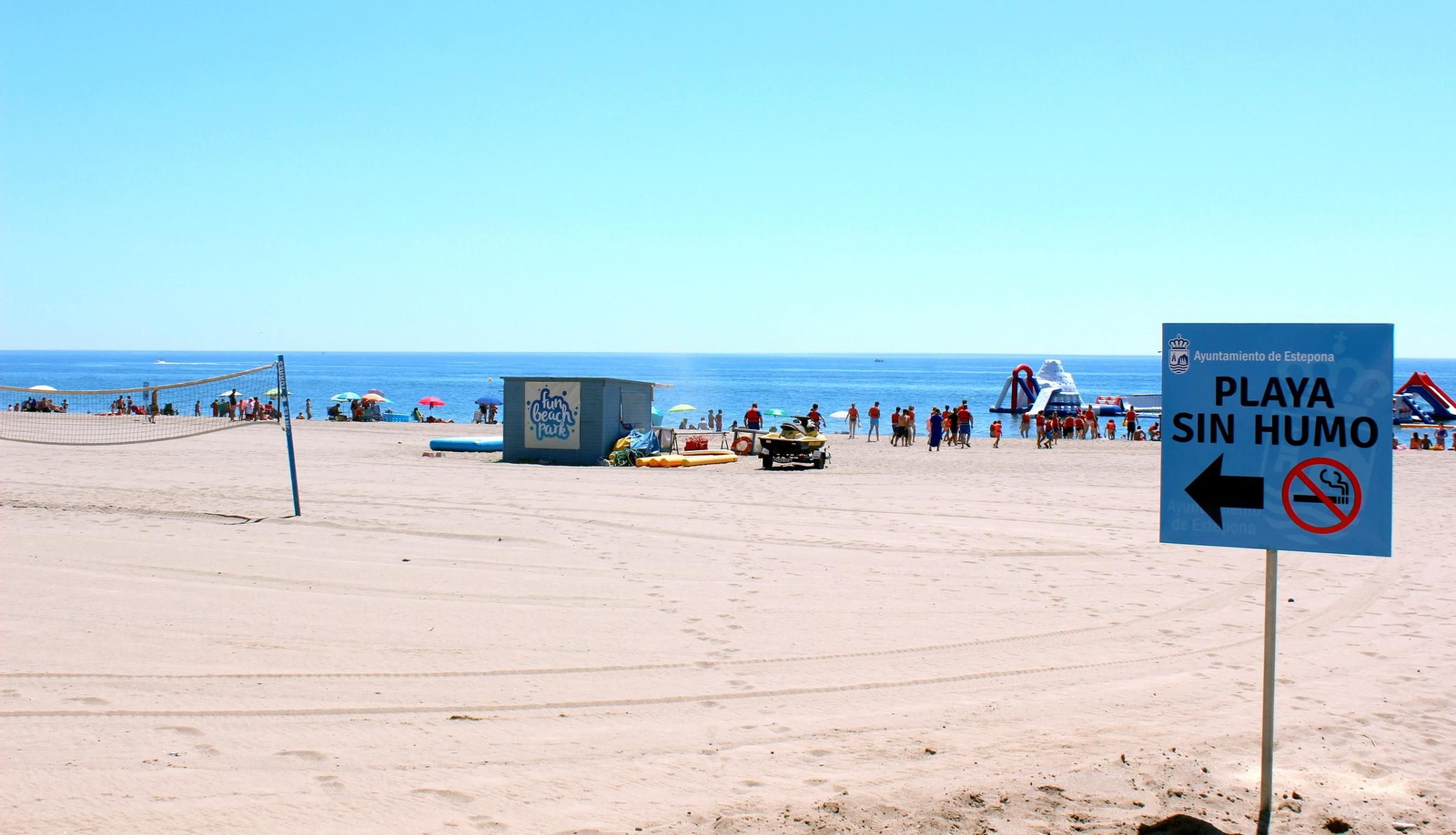 La playa de La Rada acoge un el espacio sin humos. La playa de La Rada acoge un el espacio sin humos.