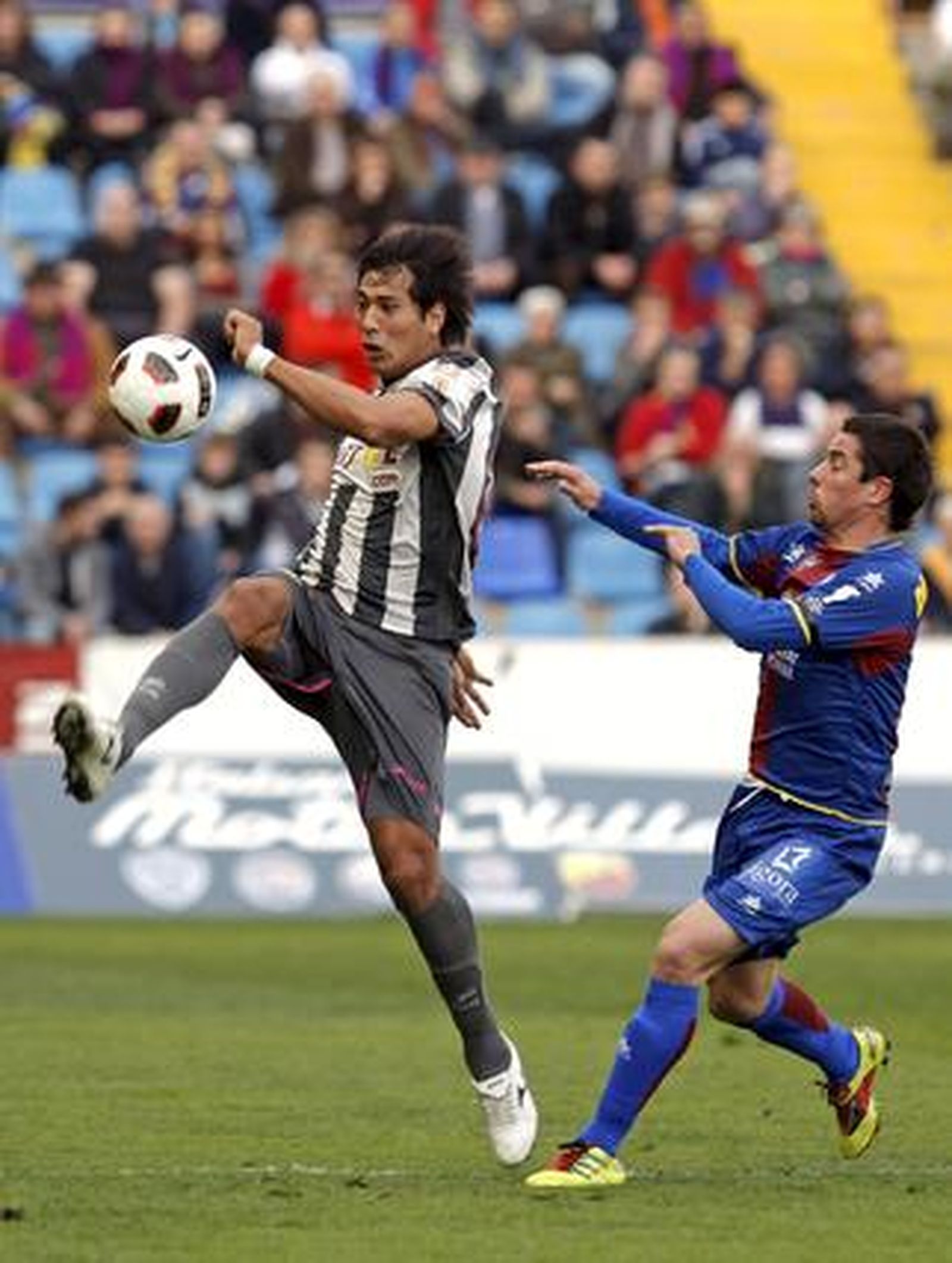 El Almería sucumbe ante el Levante en Valencia (1-0). / EFE