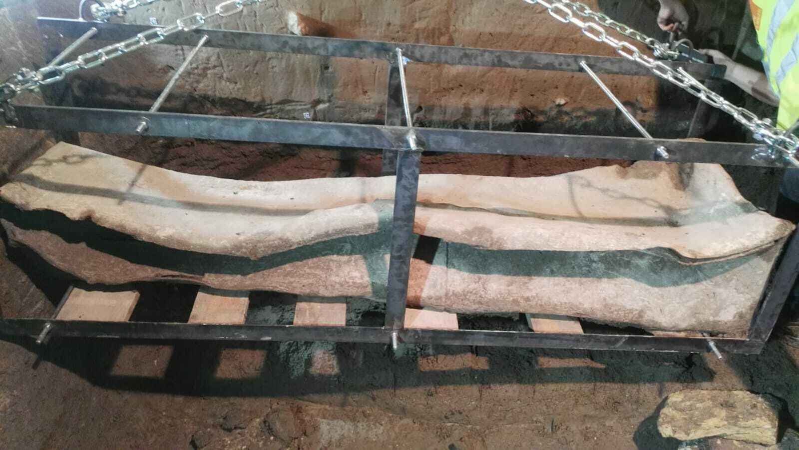 La apertura del sarcófago tendrá que esperar más de una semana