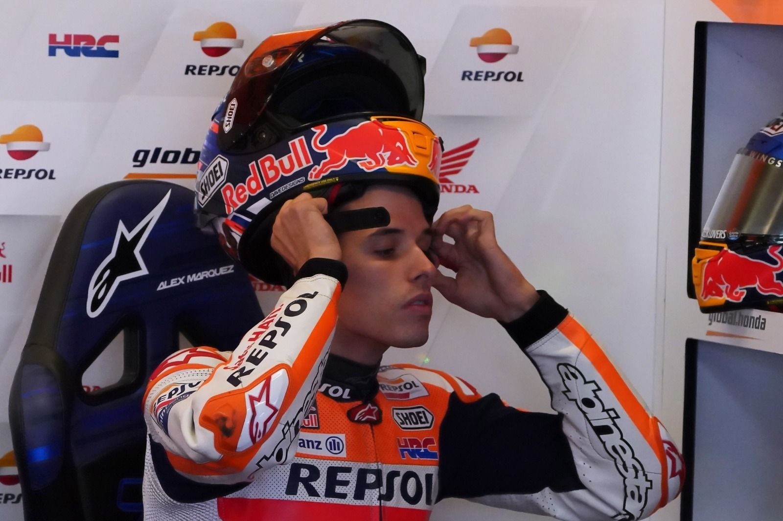 Álex Márquez, en el box de HRC durante el fin de semana.