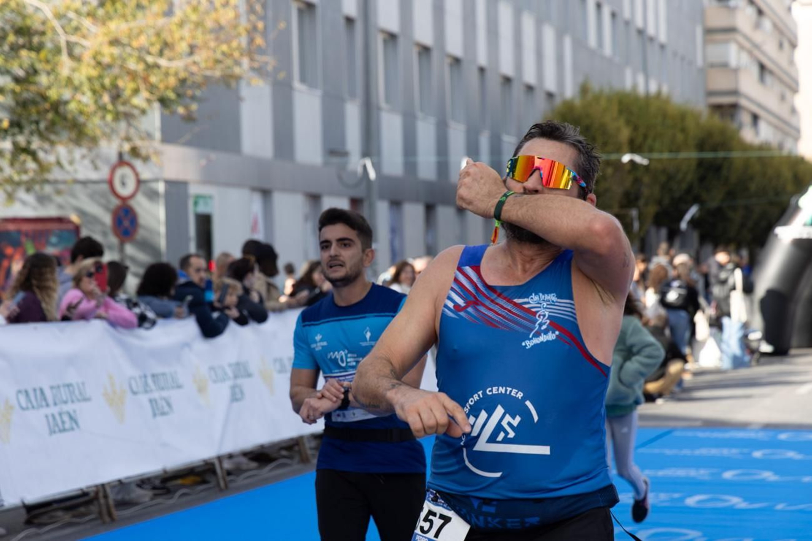 En imágenes: multitudinaria e histórica XXIX Media Maratón 'Ciudad de Jaén' y 10k en memoria de Paco Manzaneda