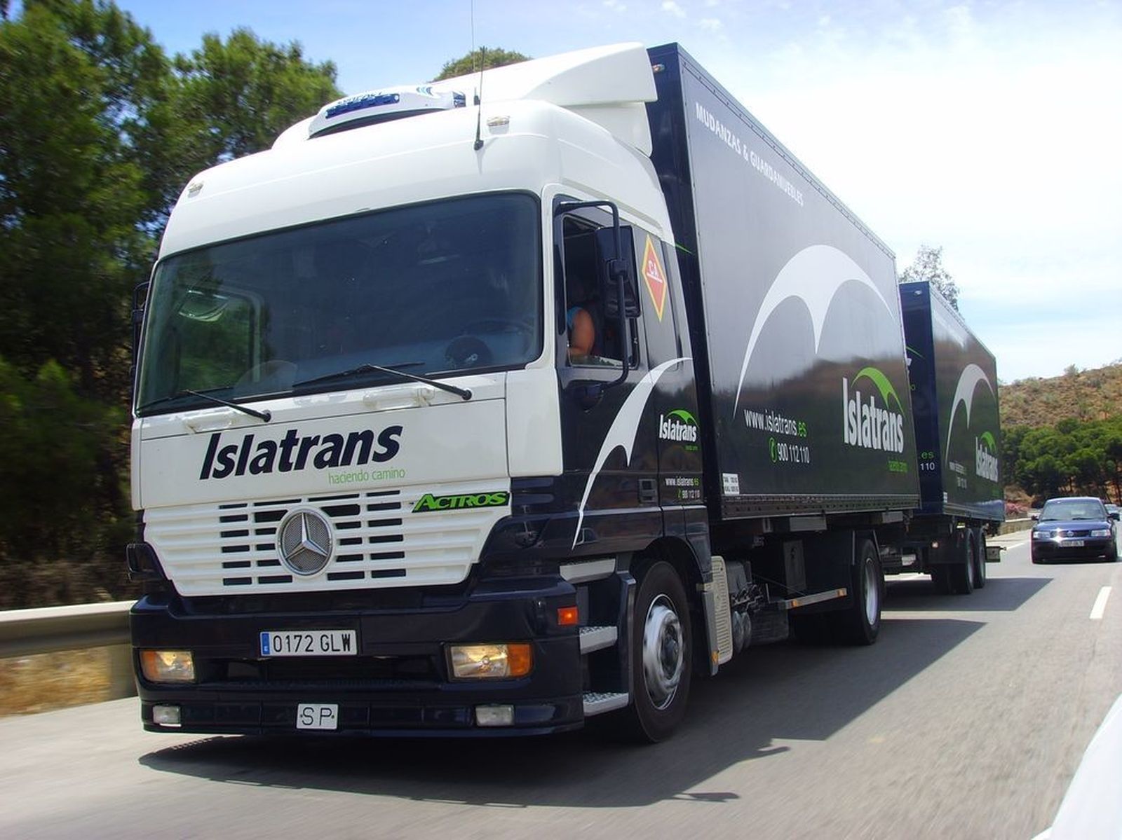 Camión de mudanzas de Islatrans.