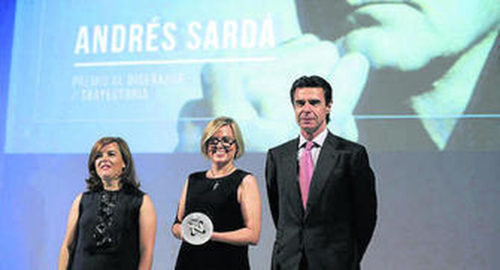 Nuria Sardá recogió el galardón en nombre de su padre, que se ausentó por motivos de salud.