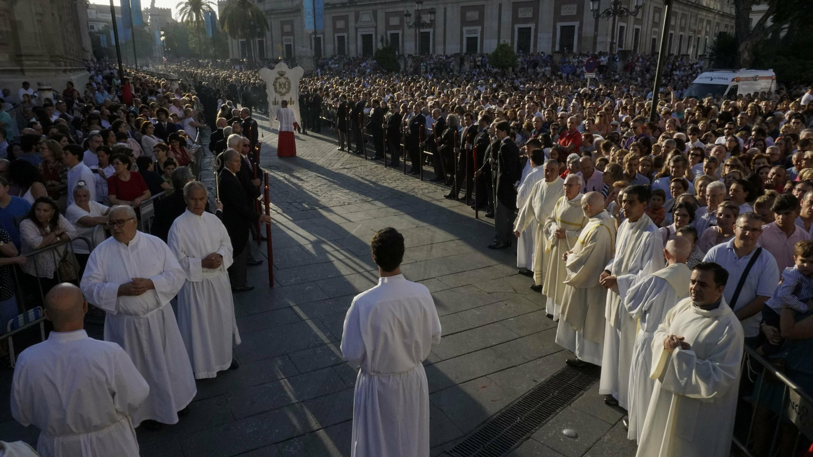 Las mejores imágenes de la procesión de la Virgen de los Reyes 2019