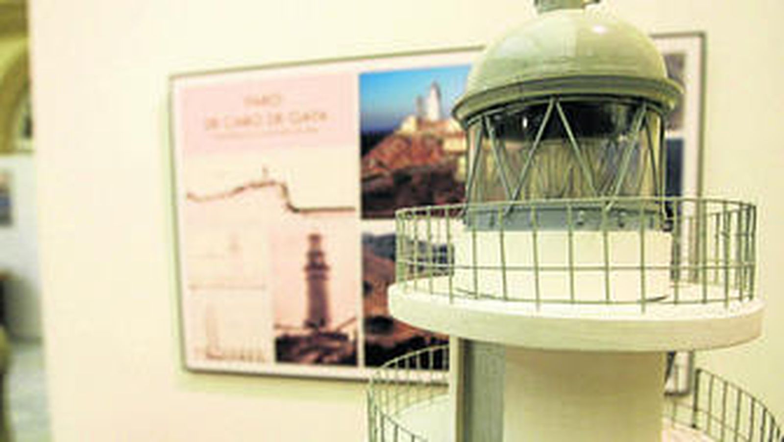 Uno de los faros de la exposición de Faros que llegará a Carboneras.