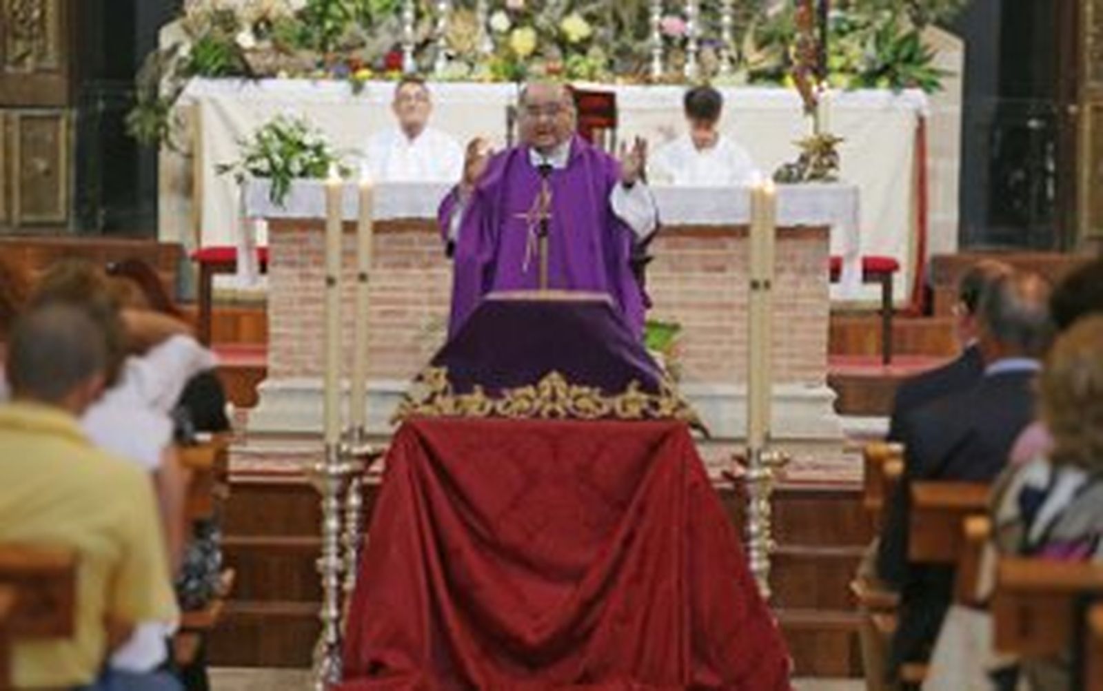 Los restos del padre Luis Bellido reposan ya en 'su' San Dionisio