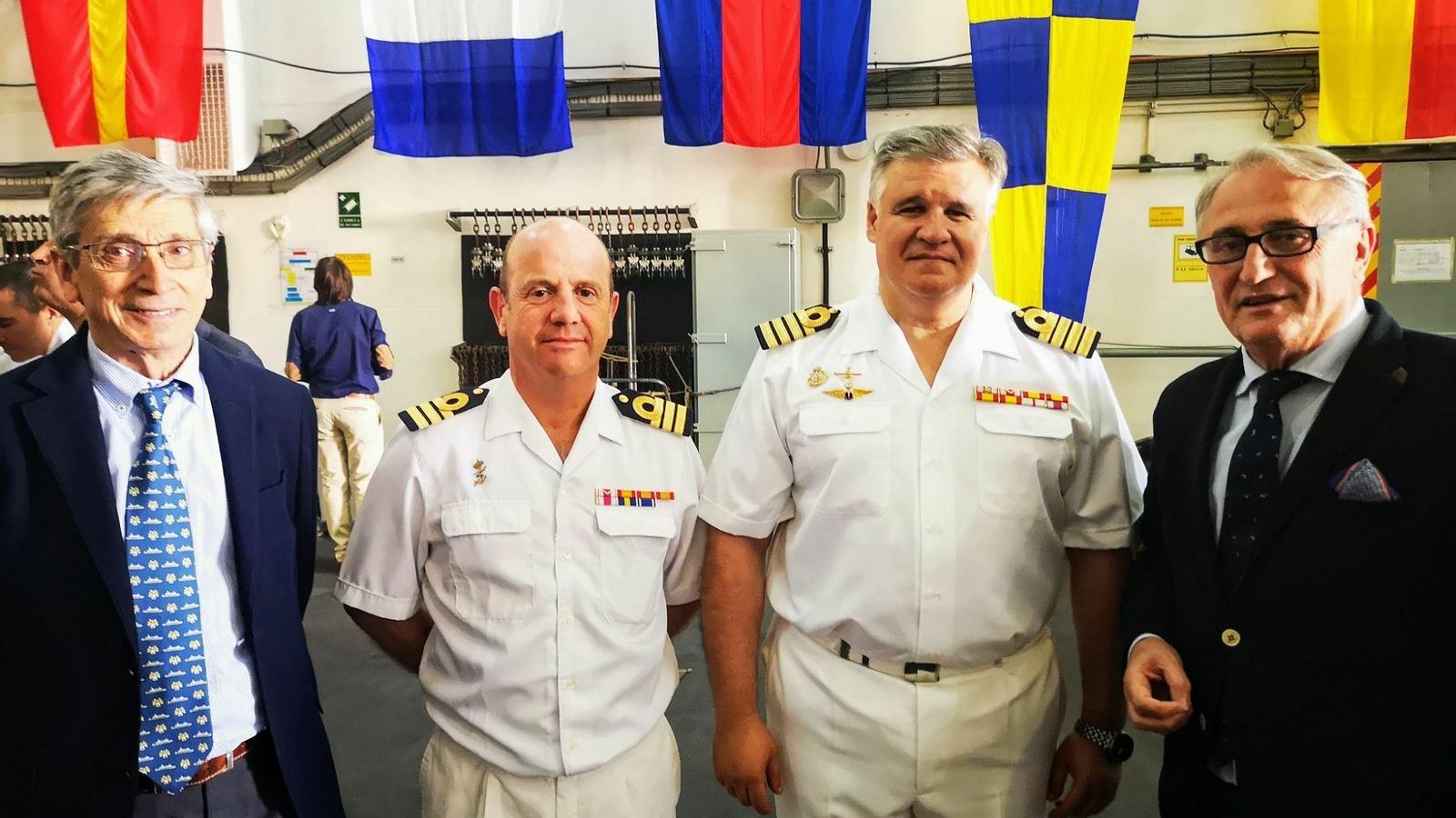 El presidente de la Autoridad Portuaria ha visitado a los mandos del buque.