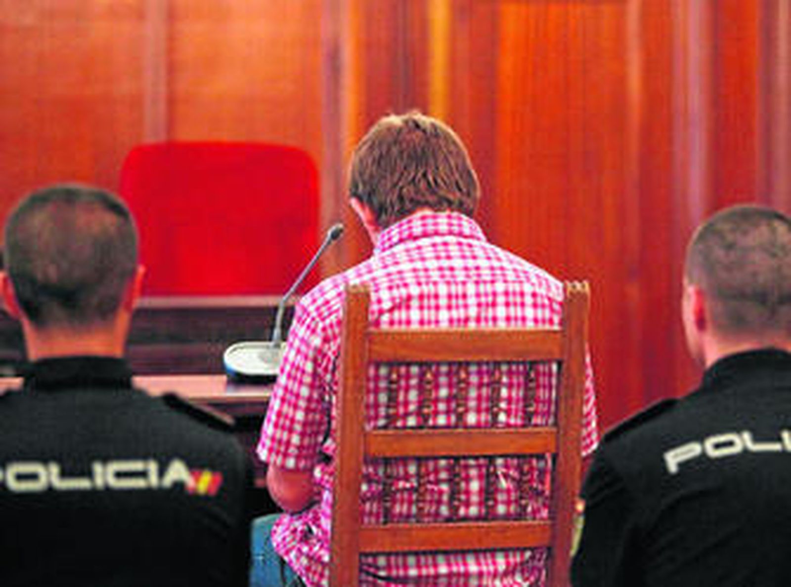 El acusado, José Antonio H. G., en el banquillo de los acusados durante el juicio.