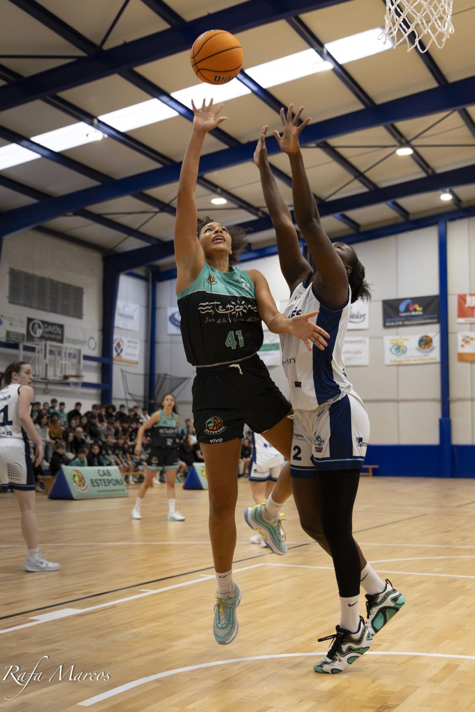 El CAB Estepona cae ante el imparable líder Leganés